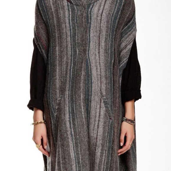 Free People β’ Fringe Boho WOOL Blend Poncho Sweater Duster Wrap Coat M-L - Picture 8 of 12